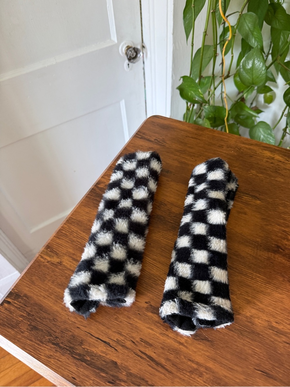 (2) seatbelt checkered covers